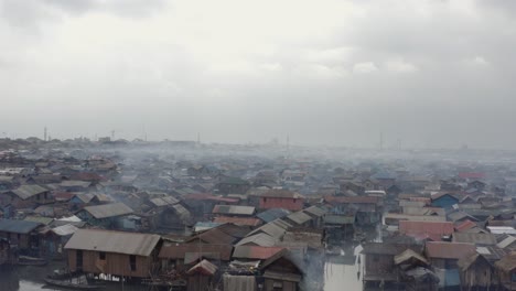 Dron-De-La-Comunidad-De-Zancos-De-Makoko-01