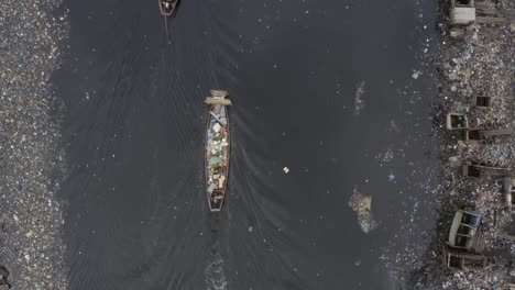 Müllboot-Nigeria-Drohne-01