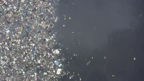 Müll-Im-Fluss-Nigeria-Drohne-02