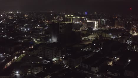 Hochbau-Bei-Nacht-Lagos-Drohne-04