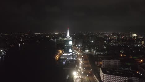 Bürgerzentrum-Bei-Nacht-Nigeria-Drohne-01