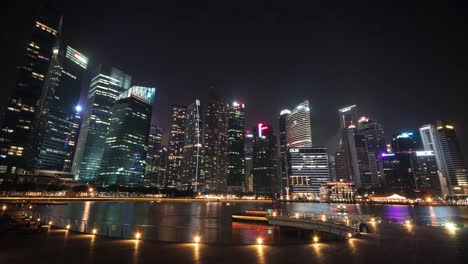 Singapurs-Finanzviertel-Bei-Nacht