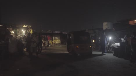 Mercado-callejero-en-la-noche-Nigeria-06