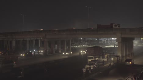 Tráfico-de-la-ciudad-en-la-noche-Nigeria-03