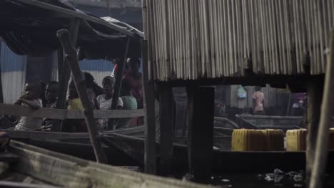 Comunidad-De-Zancos-De-Makoko-Nigeria-21