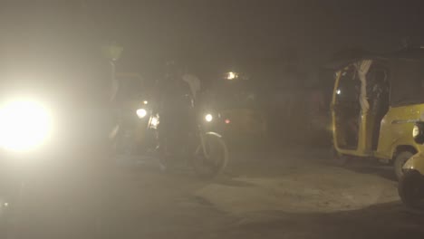 Straßenmarkt-Bei-Nacht-Nigeria-01