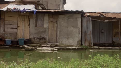 Nigeria-Slum-11