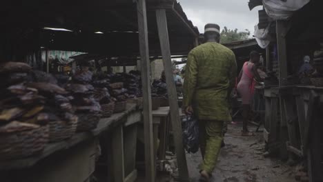 Flussufermarkt-Nigeria-02
