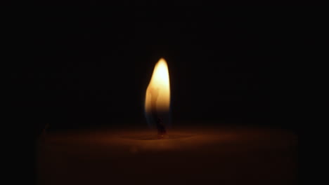 CU-Flame-on-Candle-Slow-Motion