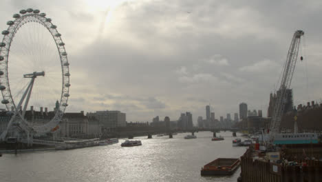 Londoner-Stadtbild-Mit-Millennium-Wheel-Von-Der-Themse