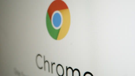 Close-Up-Pan-of-Google-Chrome-Logo