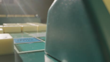 Desplazamiento-De-Letras-Scrabble-Al-Juego-De-Mesa