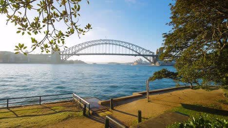 Sonniger-Morgenblick-Auf-Die-Sydney-Harbour-Bridge
