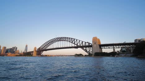 Sydney-Brücke-über-Dem-Wasser