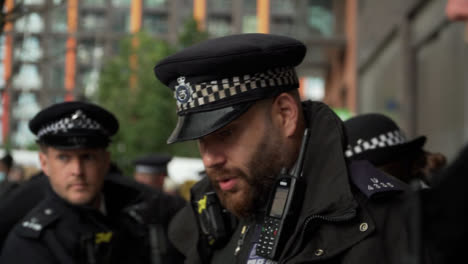 London-Policía-Officers-Line-Up-During-BLM-Protests