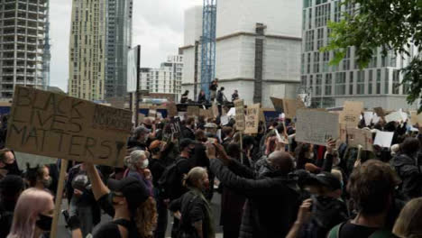 Large-Crowd-of-Chanting-BLM-Protestors-in-London