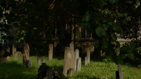 Tracking-Shot-of-Saint-Mary-Magdalen-Church-Graveyard-In-Oxford