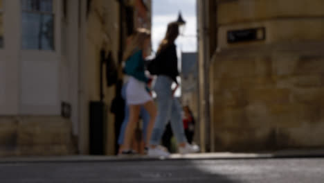 Defocused-Shot-of-Pedestrians-and-Traffic-On-High-Street-In-Oxford-02