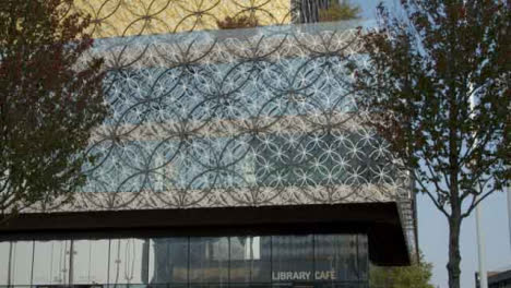 Dynamic-Panning-Shot-of-Library-of-Birmingham-