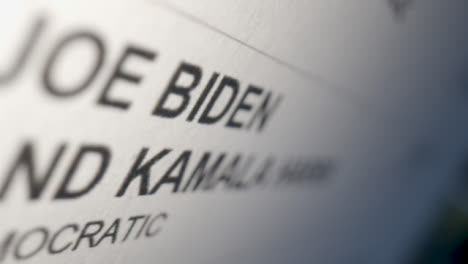 Tracking-Nahaufnahme-Von-Joe-Biden-Namen-Auf-Uns-Wahl-Stimmzettel