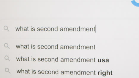 Escribiendo-Lo-Que-Es-La-Segunda-Enmienda-En-La-Barra-De-Búsqueda-De-Google