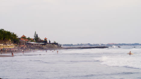 Wide-Shot-of-Waves-at-Canggu-Beach