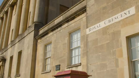 Kamerafahrt-Mit-Blick-Auf-Nr.-1-Royal-Crescent-Heritage-Museum