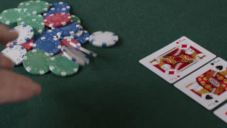 Hochwinkelaufnahme-Einer-Turnkarte-Während-Eines-Pokerspiels
