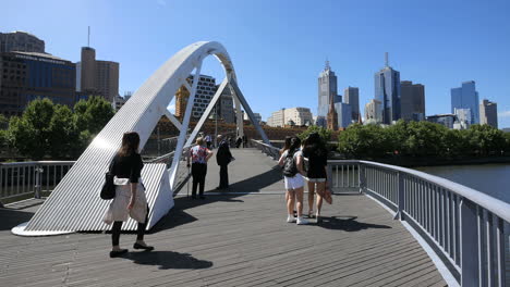 Melbourne-Australia-Puente-Peatonal-Sobre-El-Río-Yarra.