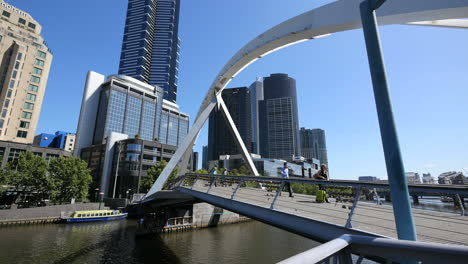 Melbourne-Australien-Fußgängerbrücke-über-Den-Yarra-River