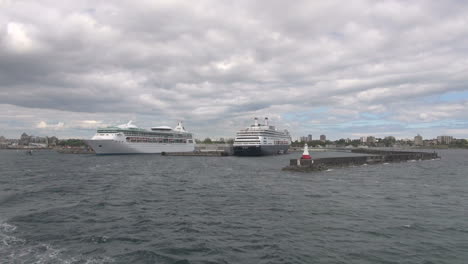 British-Columbia-Victoria-Harbor-passing-cruise-ships