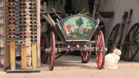 Nessebar-Bulgaria-Gato-Y-Carro-Pintado