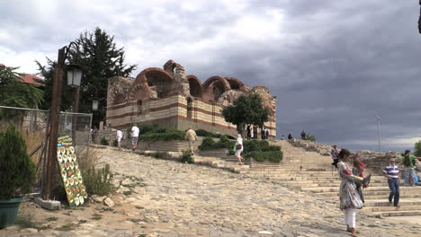Nessebar-Bulgaria-Waterfront-Pasos-E-Iglesia-En-Ruinas