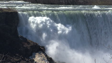 Canadá-Sumergiendo-Agua-En-Las-Cataratas-Del-Niágara