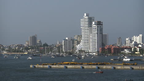 Kolumbien-Cartagena-Skyline-Mit-Pier.mov