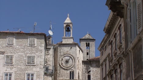 Split-Kroatien-Uhrturm-Mit-Glocke