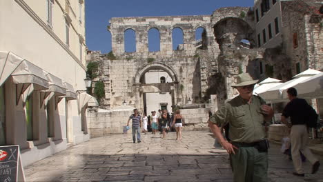 Split-Croatia-tourist-in-the-palace