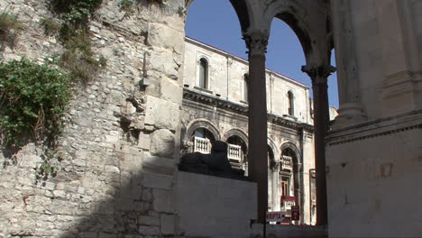 Croatia-arches-and-stones