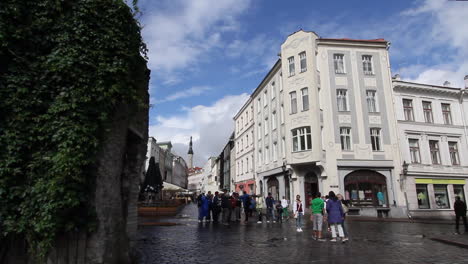 Tallinn-Estonia-building-with-tourists