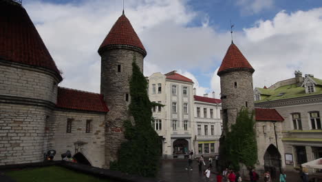 Lapso-De-Tiempo-De-La-Puerta-De-La-Ciudad-De-Tallin-Estonia