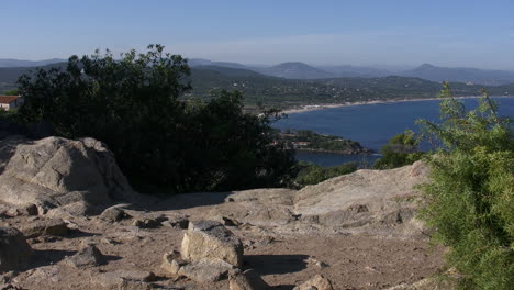 France-Cote-de-Azur-with-foreground-rocks