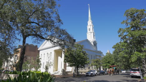 Savannah-Georgia-church-and-horse-and-buggy