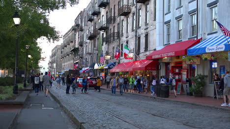 Savannah-Georgia-downtown-by-river