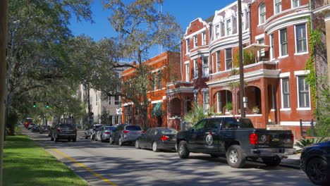 Savannah-Georgia-old-houses-on-nice-street-in-old-part-of-town