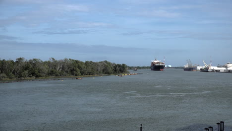 Georgia-Schiff-Fährt-Den-Savannah-River-Im-Zeitraffer-Hinauf