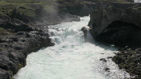 Iceland-Godafoss-lower-waterfall-zoom-in