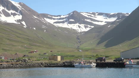 Iceland-Siglufjordur-bay-vista