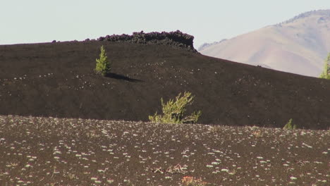 Lava-Beds-National-Monument-lava-ridge-and-sand