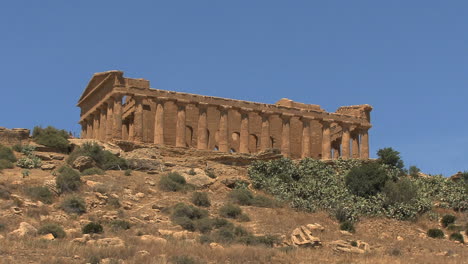 Italy-Sicily-Agrigento-ruins-Temple-of-Concordia