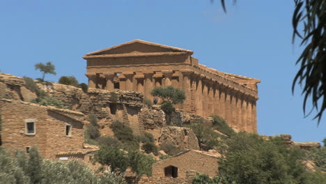 Italy-Sicily-Agrigento-ruins-temple-on-hill
